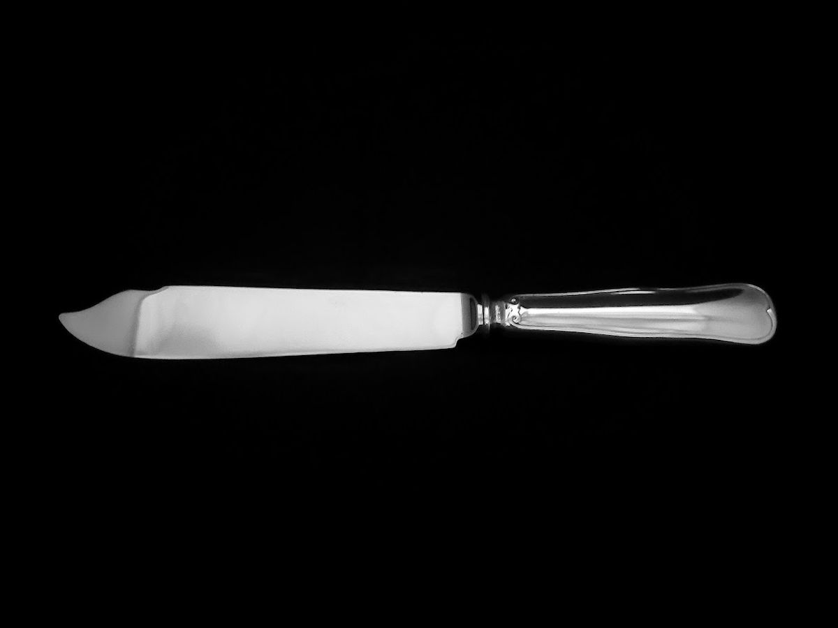 Riflet fiskekniv med stålklinge