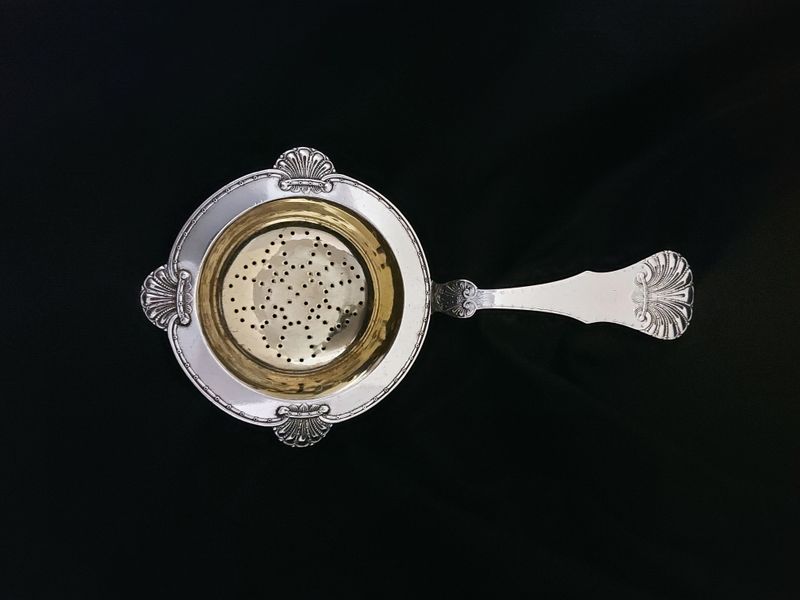 Dronning tesil, forgylt