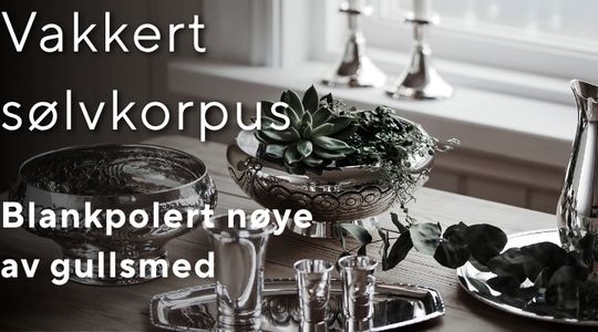 Vakkert sølvkorpus blankpolert av gullsmed